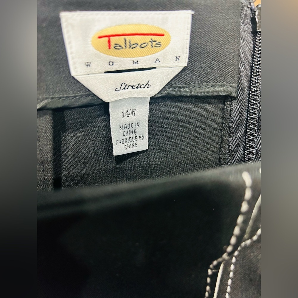 EUC Talbots SZ 14W black skirt w/white stitching, 2 front pockets, waist 35”-40” - Picture 3 of 4